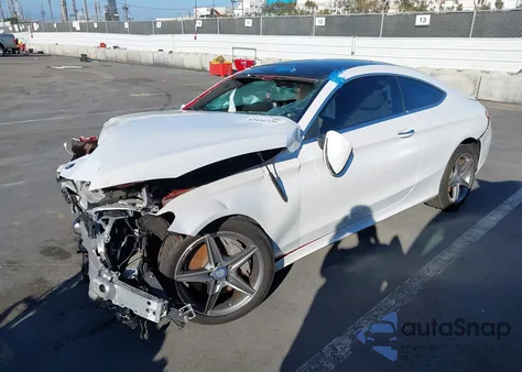 2017 Mercedes-Benz C 300 z USA, uszkodzony, nr VIN WDDWJ4JB4HF384166